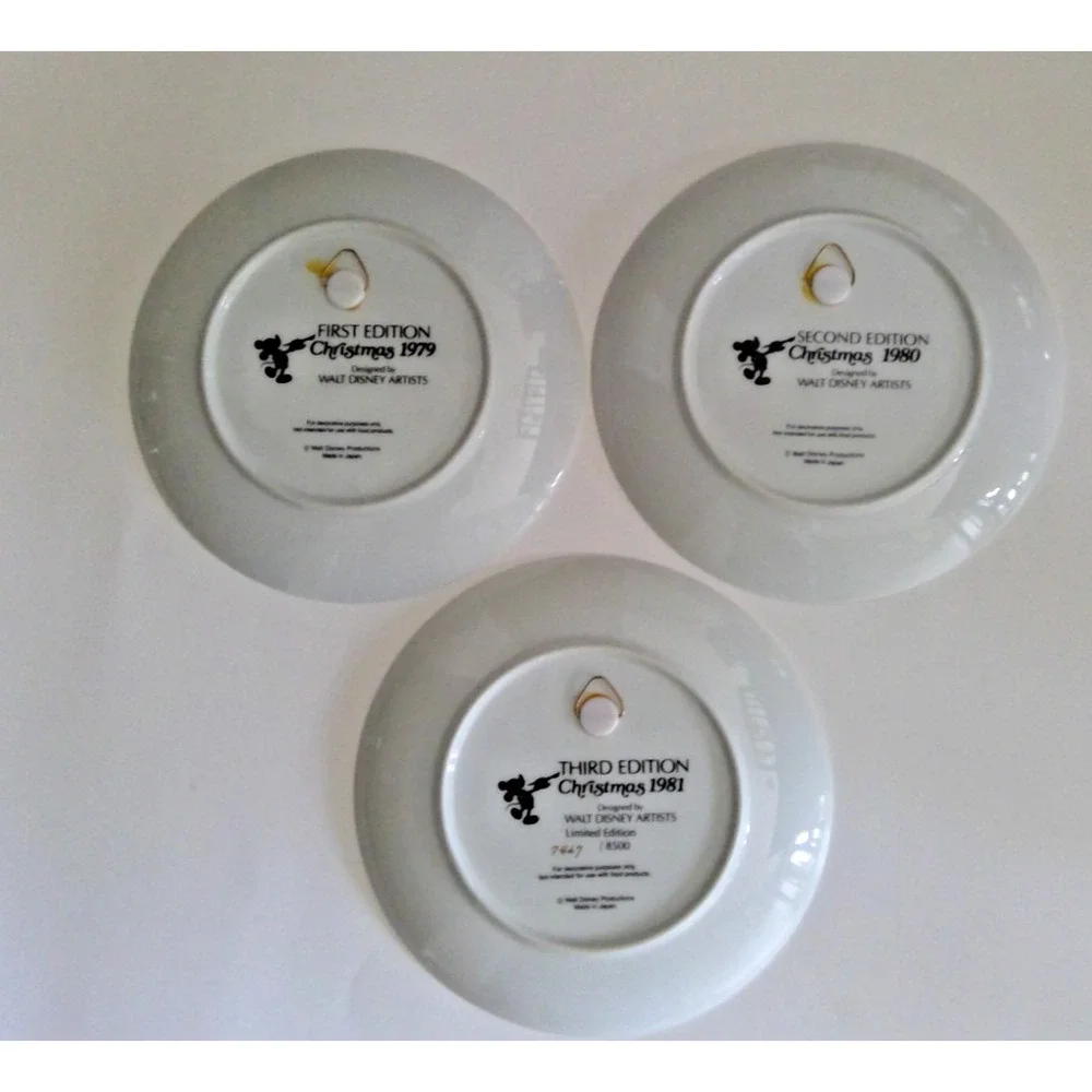 WALT DISNEY THIRD EDITION CHRISTMAS 1979. 1980, 1981 DECORATIVE PLATES- VINTAGE